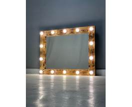 Зеркало в ванную из дерева с подсветкой лампочками 70х90 см